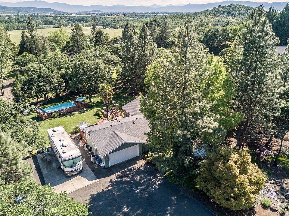 1st image of 598 Vista Park Dr