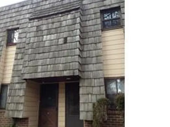 1015L Village Round, Allentown, PA 18106