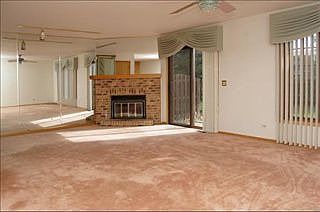 3rd image of 1568 N Windsor Dr
