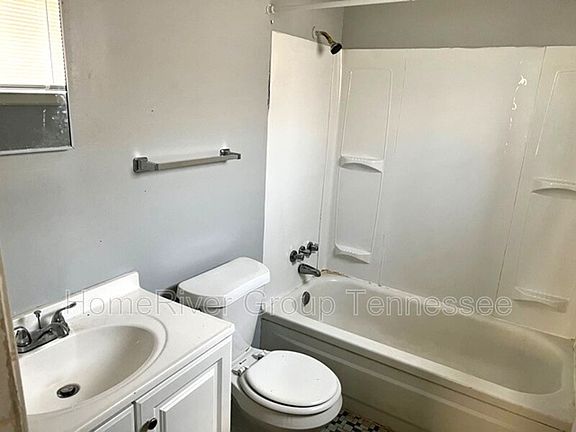 2nd image of 1058 Poplar Ave APT 9