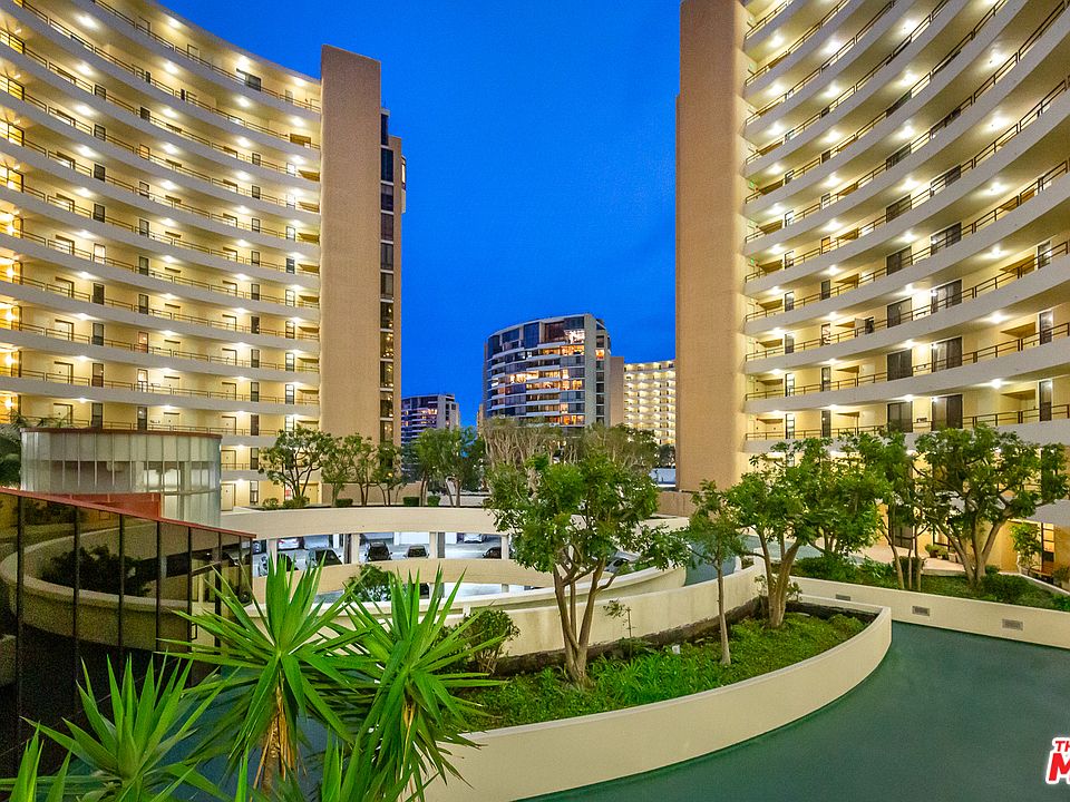 1st image of 337 Marina City Dr