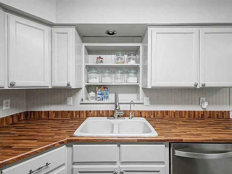 1002 S Longwood Loop — Photo 13