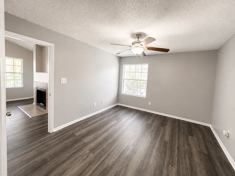 234 Afton Sq — Photo 12