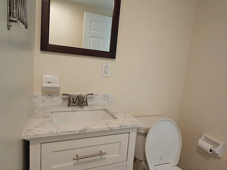 121 Vernon St #A — Photo 11