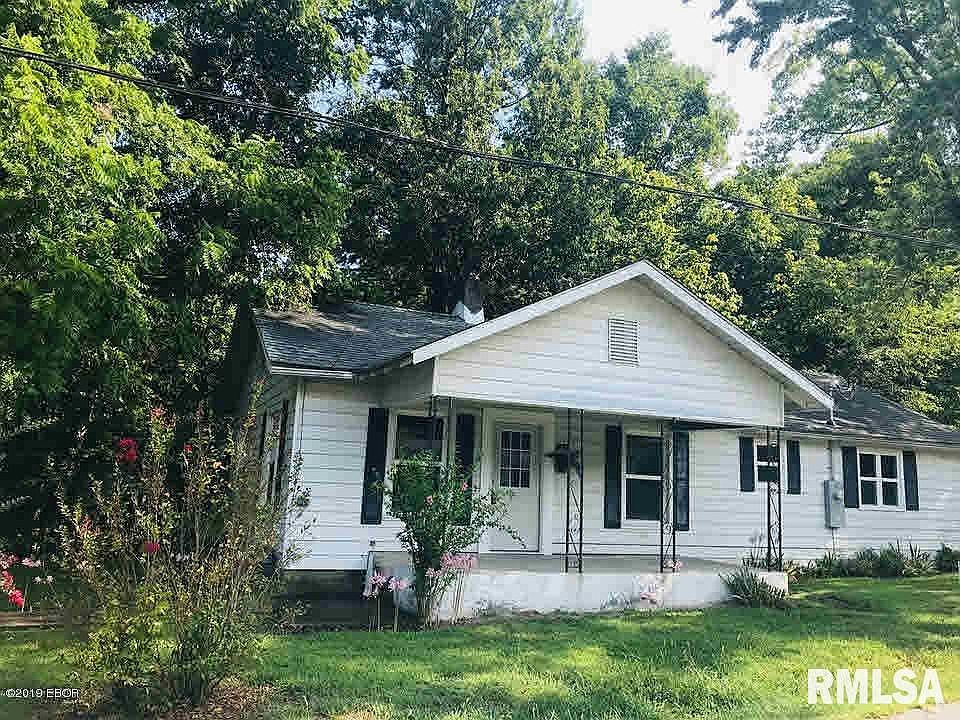 1st image of 102 E Mohan St