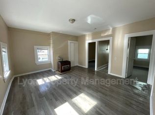 4 Canonicus St UNIT 1W, Fall River, MA 02723