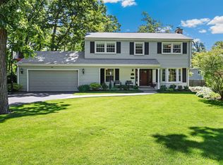 1411 Woodridge Ct, Deerfield, IL 60015