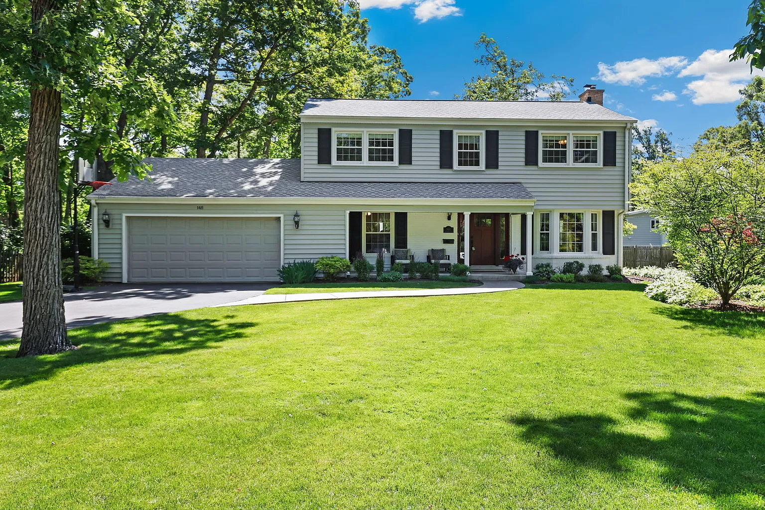 1411 Woodridge Ct photo 1