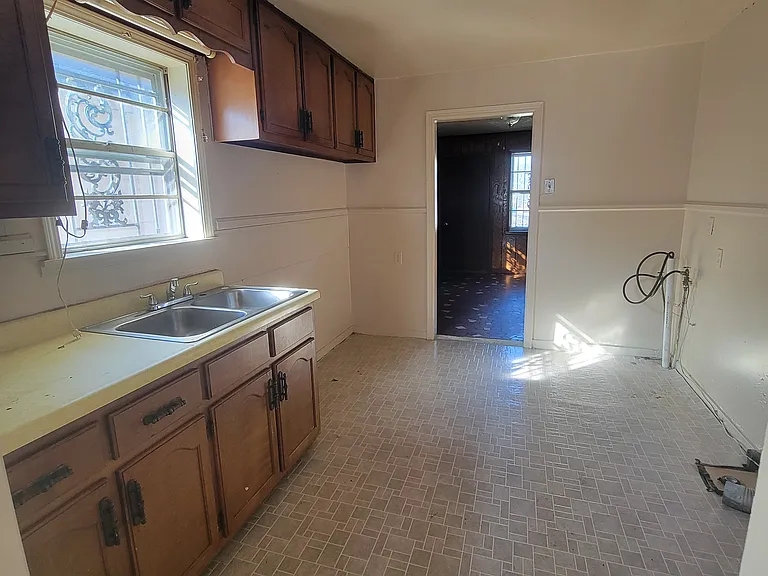 1483 Boxwood St — Photo 5