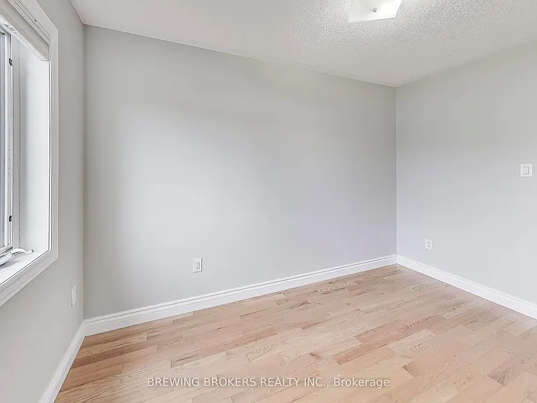 33 Pearcey Cres — Photo 25