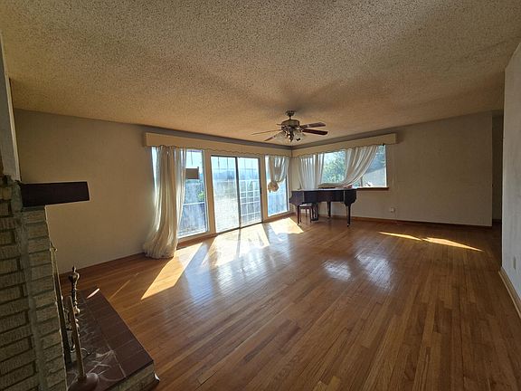 3rd image of 204 Tupelo Ct