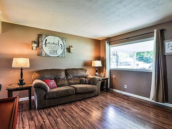 4th image of 729 Michael Dr