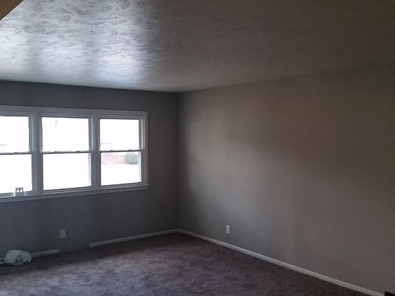 4th image of 7431 Ontario St
