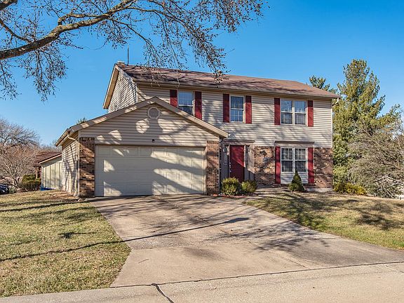 2nd image of 2401 Country Wood Dr