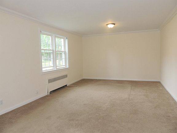 4th image of 739 N Broadway APT 1A
