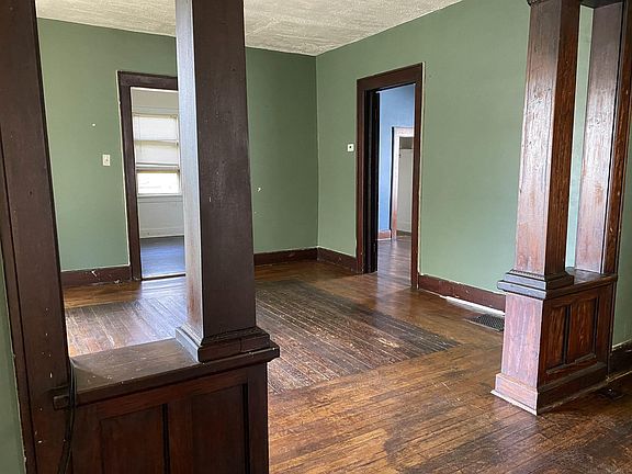 4th image of 1307 W 1st St