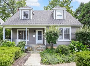 333 E Woodland Rd, Lake Bluff, IL 60044