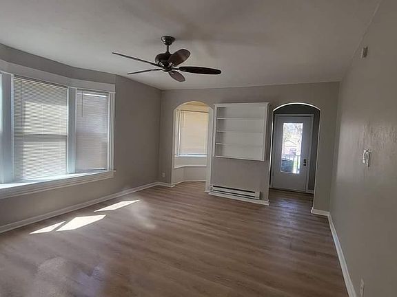 2nd image of 995 S Lincoln St #5