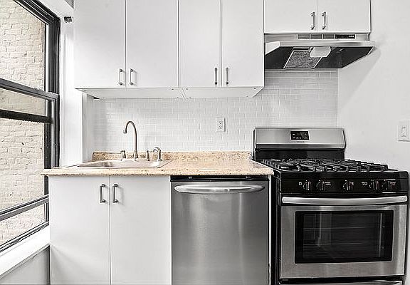 3rd image of 135 Atlantic Ave APT 6