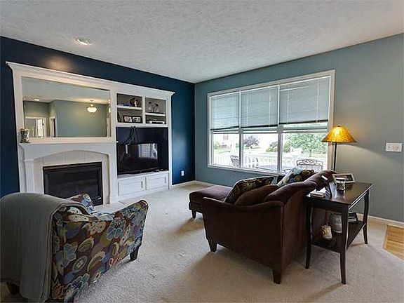 3rd image of 495 E Buteo Dr