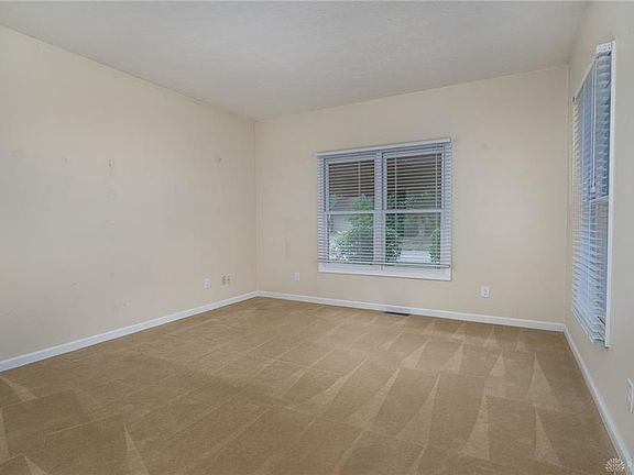 4th image of 204 Ravelle Ct