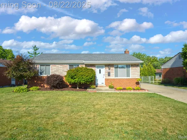 26307 Merideth Dr, Warren, MI 48091