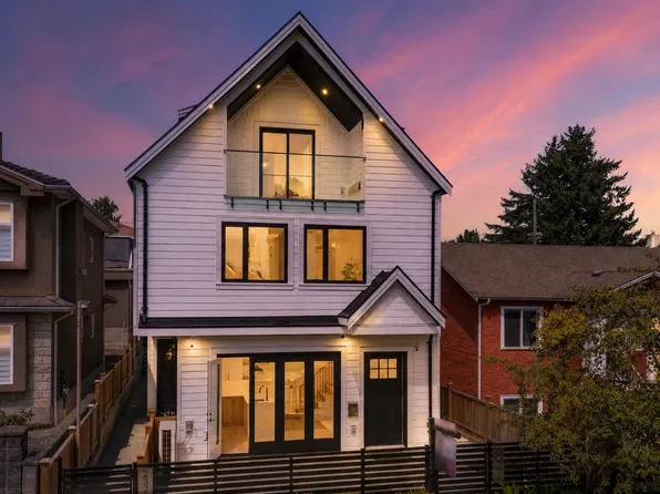 3271 E Georgia St #1, Vancouver, BC V5K 2L2