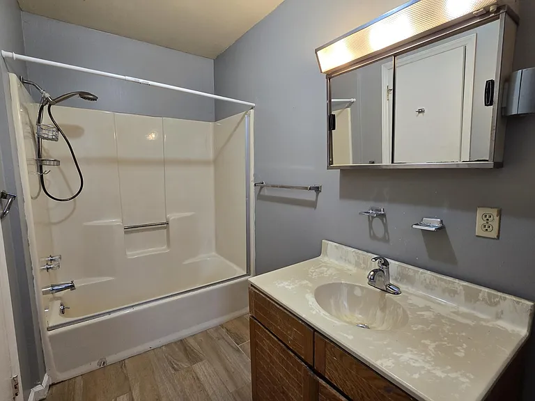 776 Kenyon Ave — Photo 17