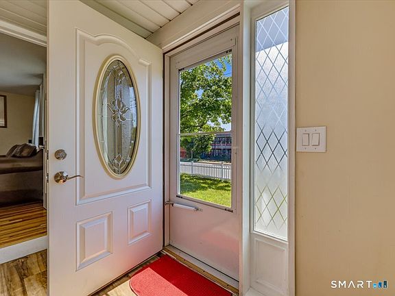 4th image of 94 Barnes Avenue