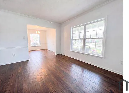 3103 Rainier Dr — Photo 2