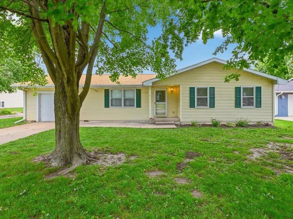311 Elm St, Tabor, IA 51653