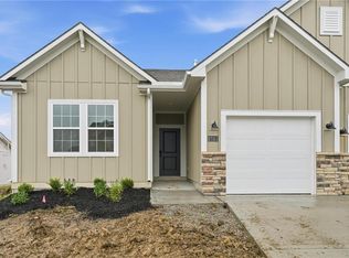 27313 Acacia Dr, Lake Lotawana, MO 64086
