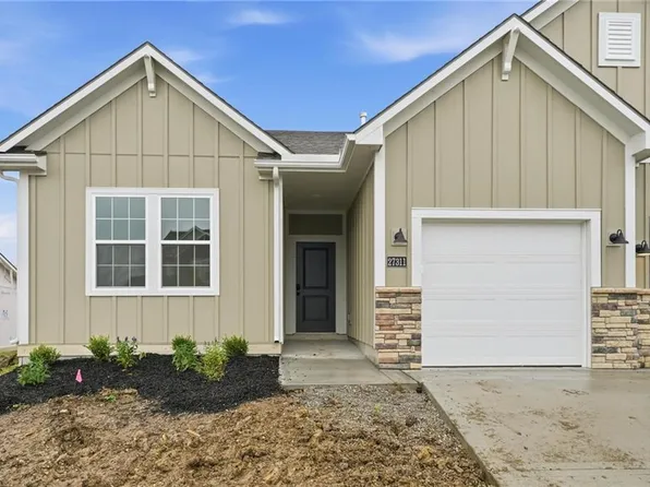 27313 Acacia Dr, Lake Lotawana, MO 64086