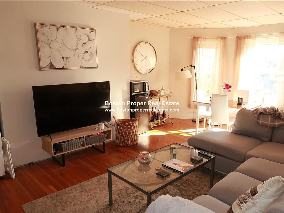 1st image of 36 Fairfield St APT 6