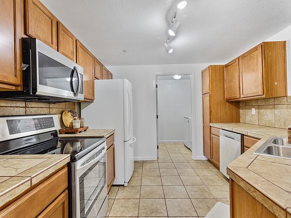 5th image of 5765 N Genoa Way #1-208