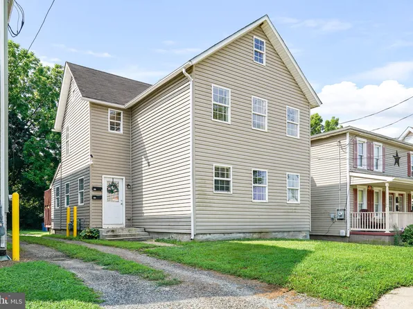 228 W High St, Elkton, MD 21921