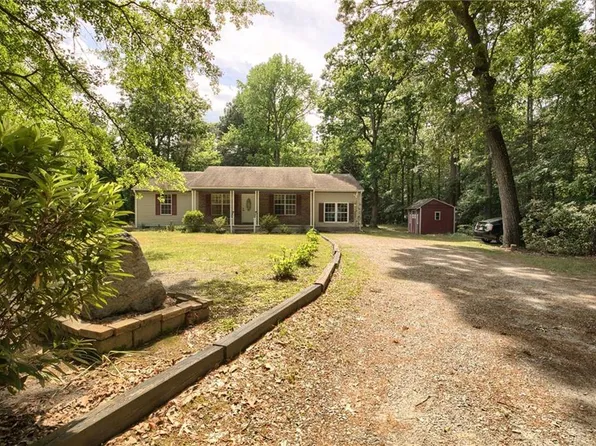 3415 Cappahosic Rd, Gloucester Pt, VA 23061