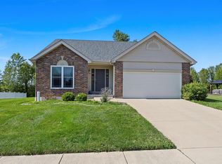 305 Edbrooke Dr, Shiloh, IL 62221