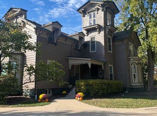 40 Mischa Ct APT 100, Lake Zurich, IL 60047