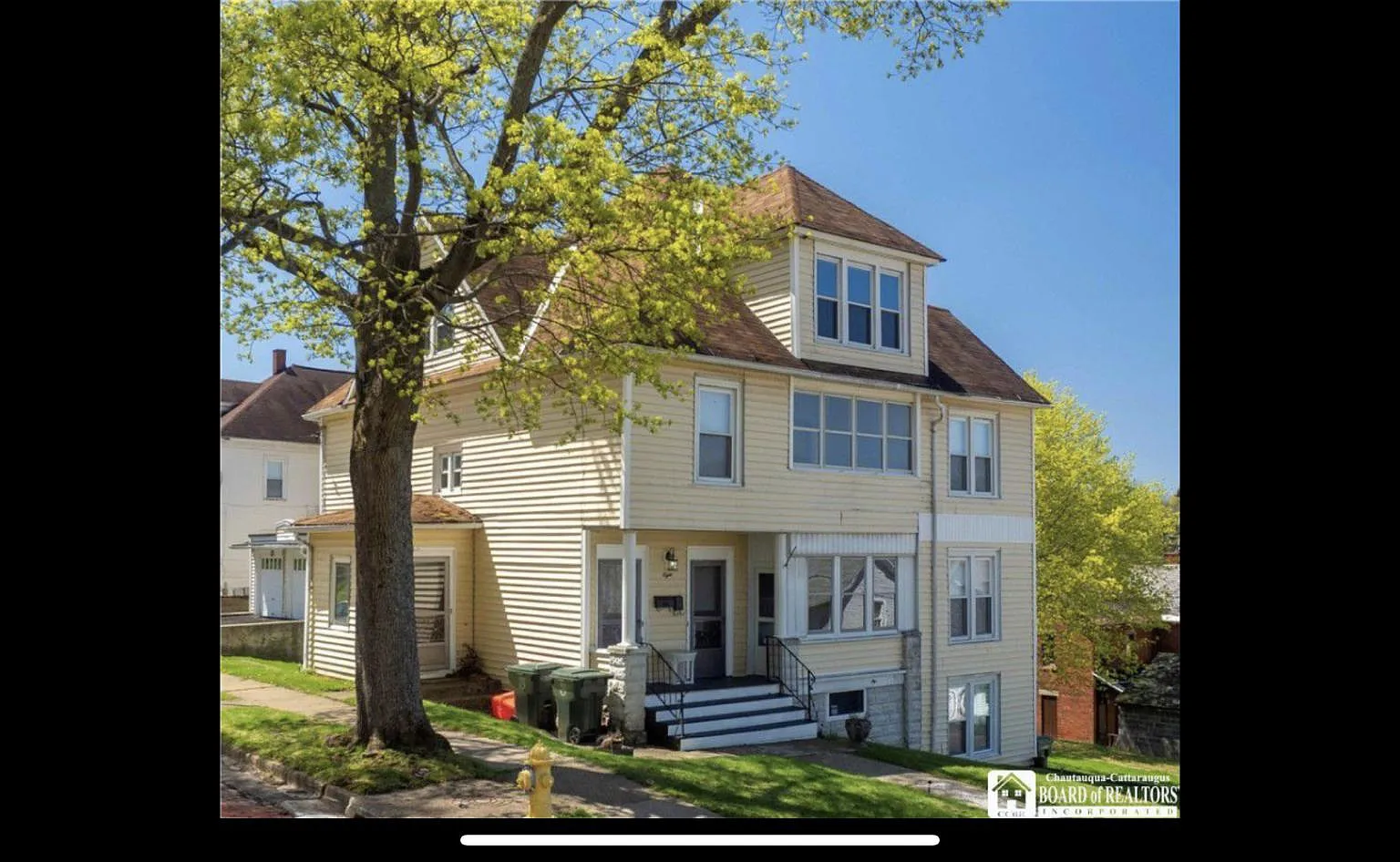 8 Shaw Ave — Photo 1