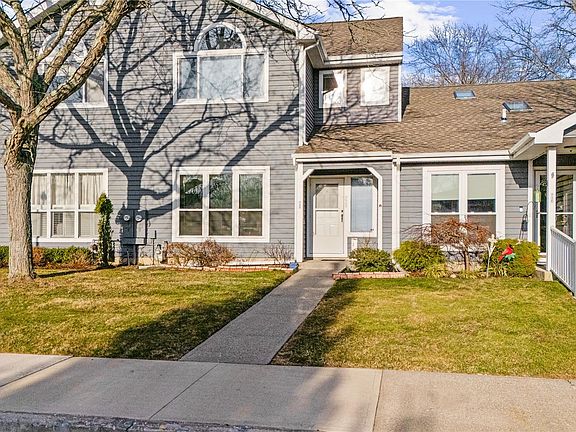 3rd image of 738 Birchwood Park Drive