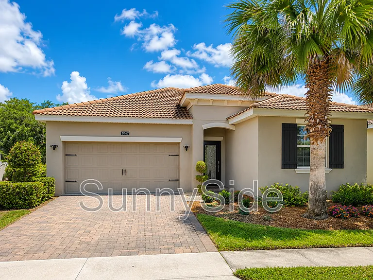 1047 Oak Bluff Dr — Photo 3