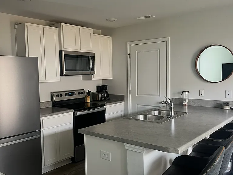 1011 Course Ln — Photo 7