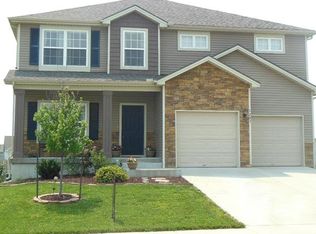 1203 Sapperton Rd, Lees Summit, MO 64083