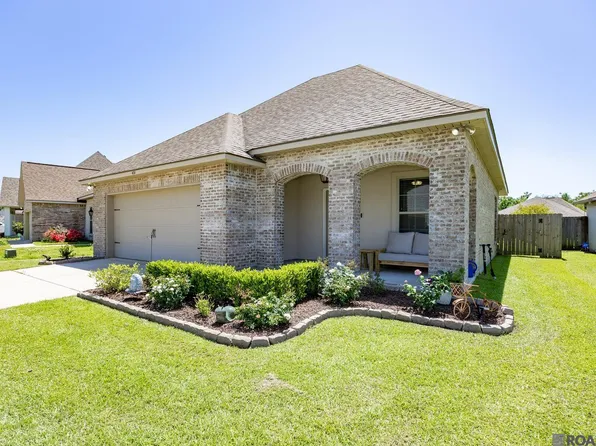 431 Lake Breeze Dr, Baton Rouge, LA 70820