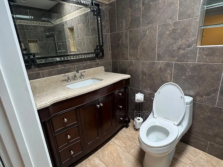 4153 W Sarah St — Photo 33