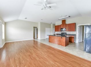 5635 Park Village Dr, Houston, TX 77048