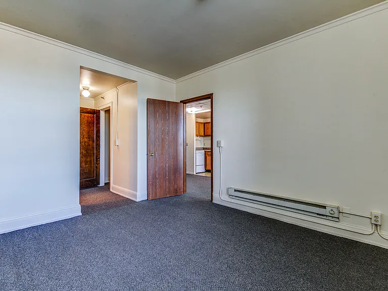 Unit bedroom