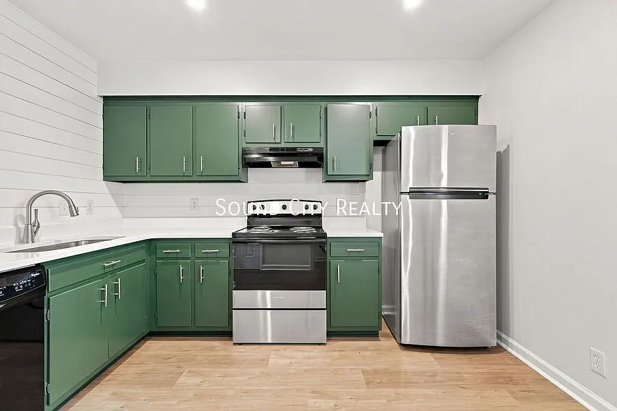 Hermitage 2 bedroom 1.5 bath remodeled townhome for rent - a mile to Summit/I-40 — Photo 4