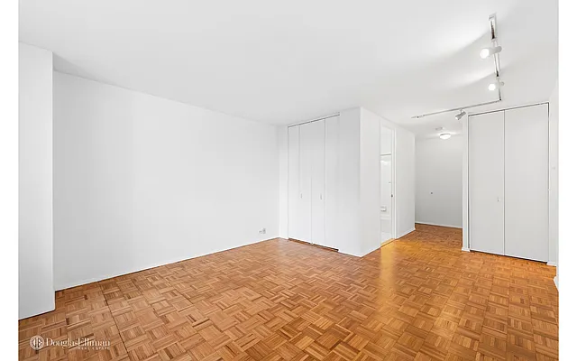 Rented by Douglas Elliman | media 16